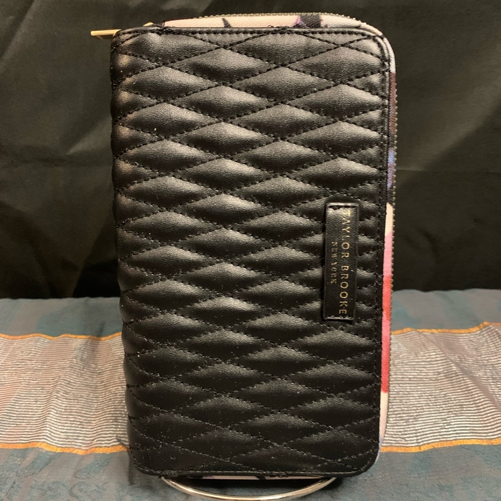 Wallet / Taylor Brooke New York